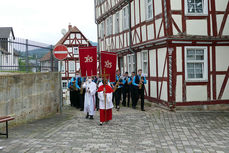 Feier der 1. Heiligen Kommunion in Sankt Crescentius (Foto: Karl-Franz Thiede)